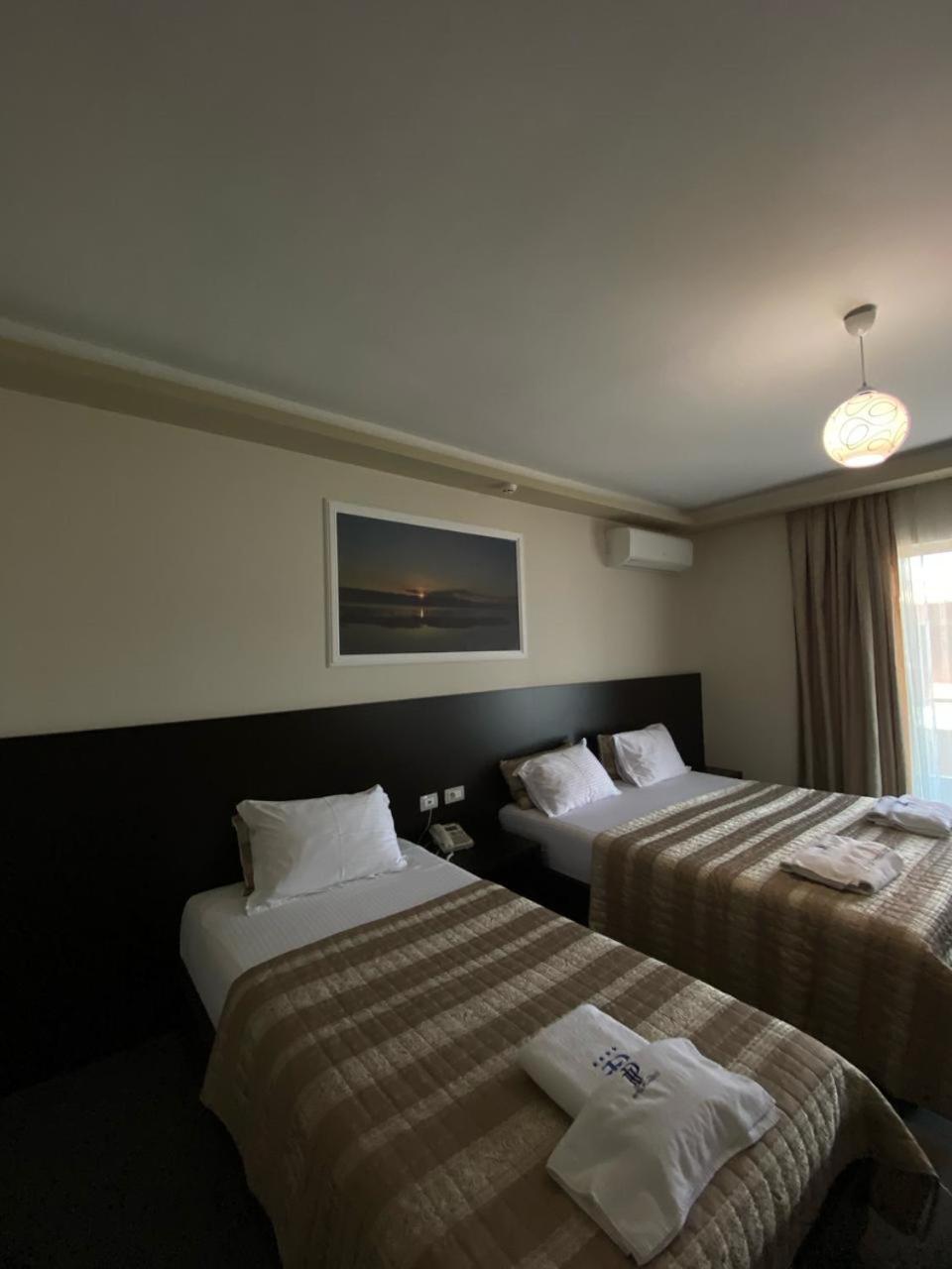 Hotel Pogradeci 2 Tushemisht Екстер'єр фото
