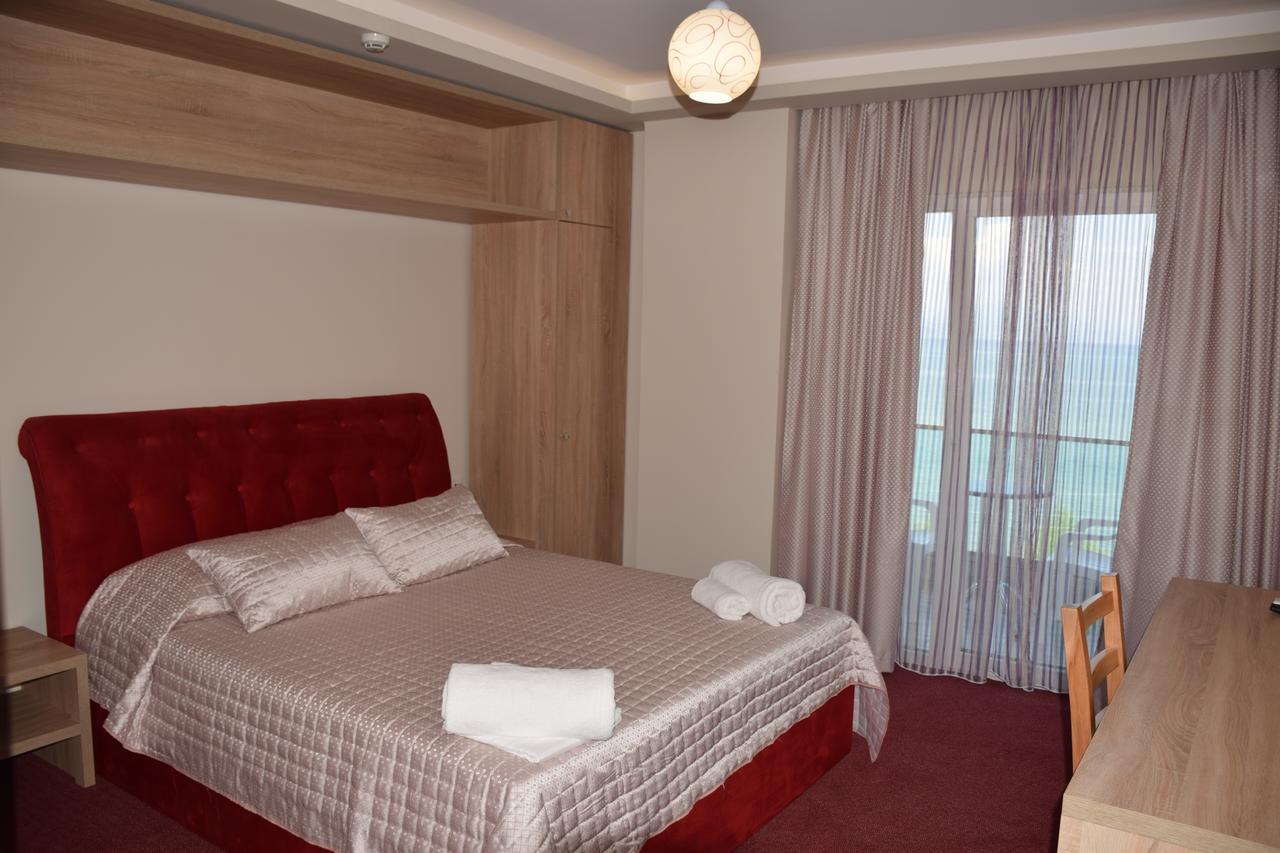 Hotel Pogradeci 2 Tushemisht Екстер'єр фото