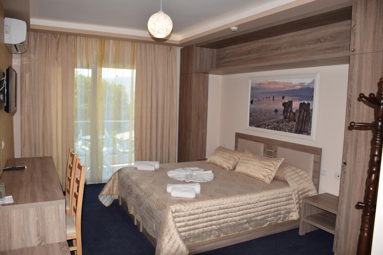 Hotel Pogradeci 2 Tushemisht Екстер'єр фото