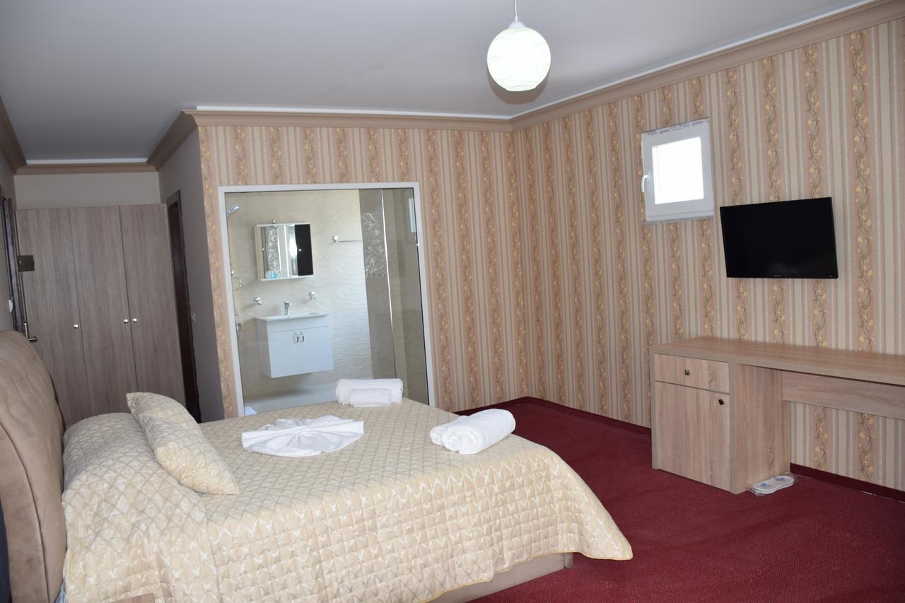 Hotel Pogradeci 2 Tushemisht Екстер'єр фото