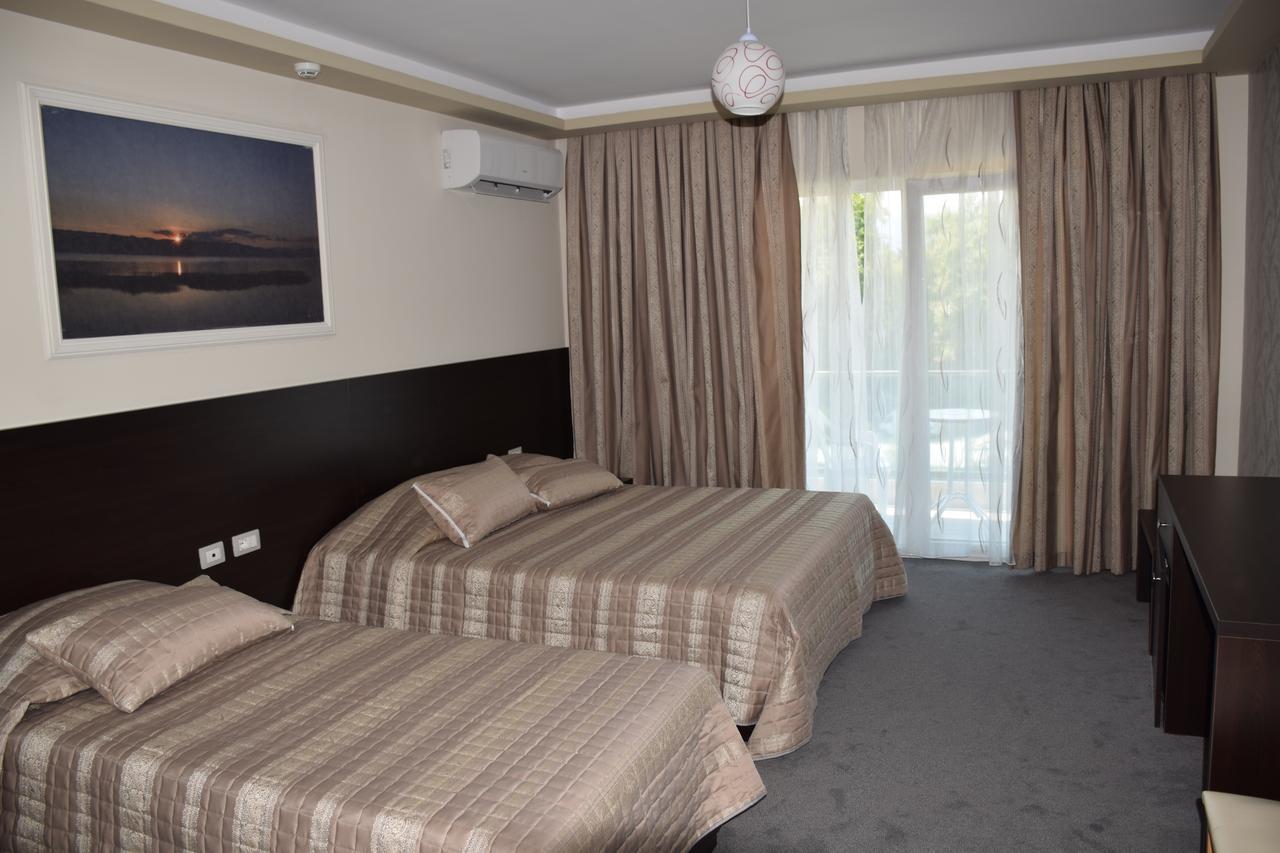 Hotel Pogradeci 2 Tushemisht Екстер'єр фото