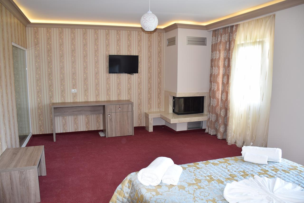 Hotel Pogradeci 2 Tushemisht Екстер'єр фото